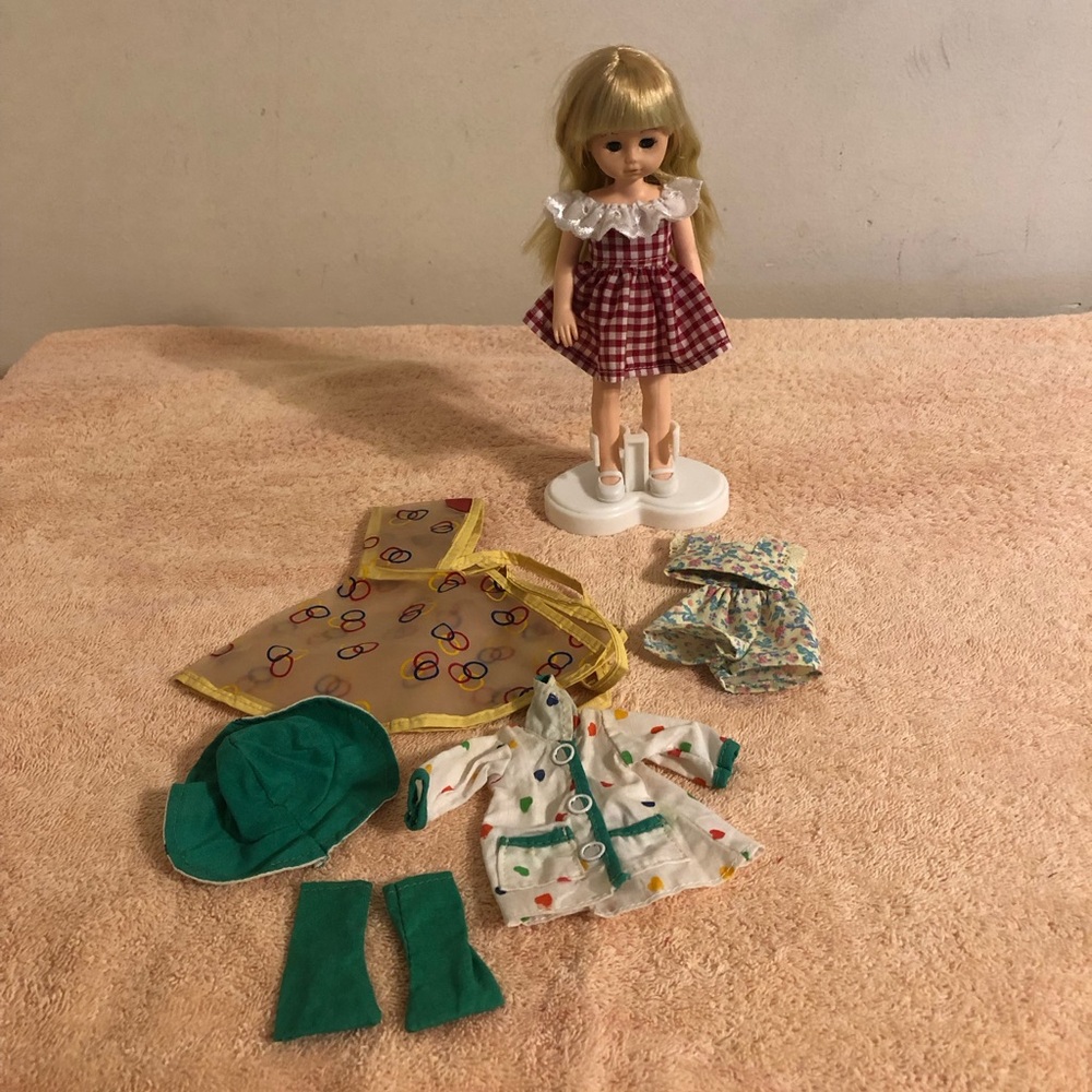 Vintage 1977 Ginny Vogue Doll With Outfits Jacket & Rain Poncho 8” Tall